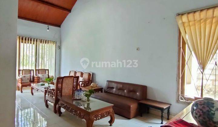 Rumah Dijual dengan Tanah Luas di Malang 2