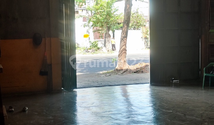 Rumah Tempat Usaha Jalan Raya Mastrip Kemlaten Kebraon Pinggir Jalan Raya Stra