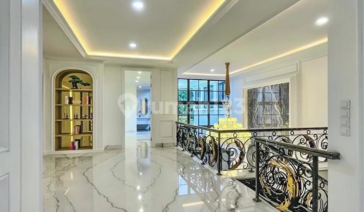 A 312 m2 luxury house in Kelapa Gading, very beautiful.