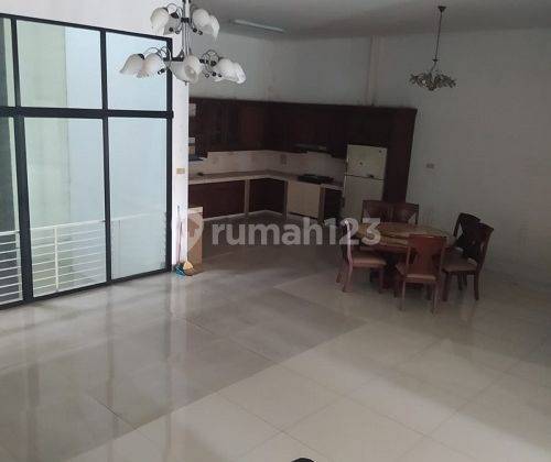 Dijual Rumah Sunter Luas 252m2 Hadap Utara, 3 Lantai, Lokasi Bagus, Kode Hr 2