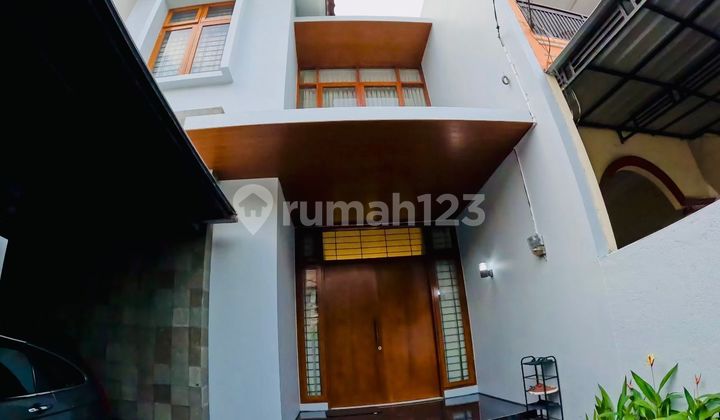 Rumah di Sunter 270M2 Lokasi Bagus,2 Lantai,Hadap Utara,Kode Ah,Jv