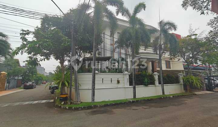 Beautiful house 329m2, 2 floors, south+east facing, rarely available. 2