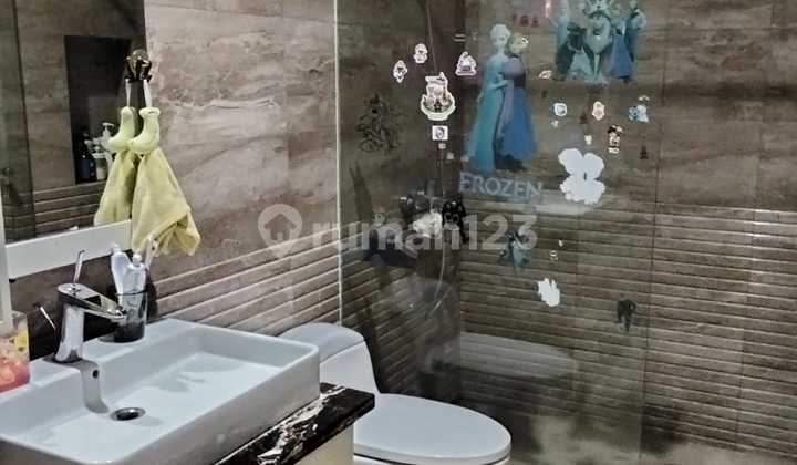 South Rajawali House Area 241M2 Facing North, Strategic, Good, Code Jf,Cr 2