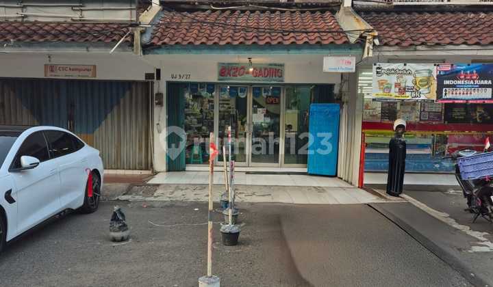 Ruko depan sekolah , cocok usaha, siap huni, murah kode : Yl