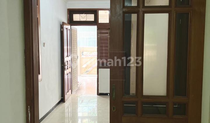 FOR SALE COMFORTABLE 102m2 KELAPA GADING HOUSE, SOUTH FACING, NICE, CODE YE 2