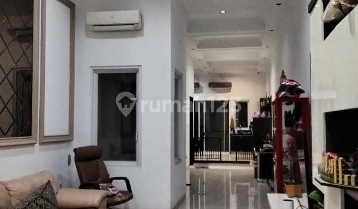Rumah Rajawali Selatan Luas 241M2 Hadap Utara, Strategis, Bagus, Kode Jf,Cr