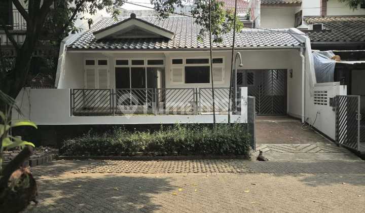 DIJUAL RUMAH PONDOK INDAH AREA FAVORITE LINGKUNGAN RINDANG JALAN LEBAR AKSES MUDAH