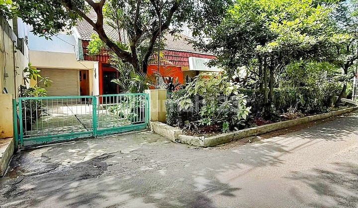 DIJUAL KEBAYORAN BARU HITUNG TANAH PRIME AREA DEPAN TAMAN LOKASI STRATEGIS