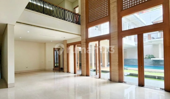 FOR SALE PONDOK INDAH LUXURIOUS RESORT HOUSE LOKASI PREMIUM DEKAT BUKIT GOLF FASILITAS LIFT & SWIMMING POOL
