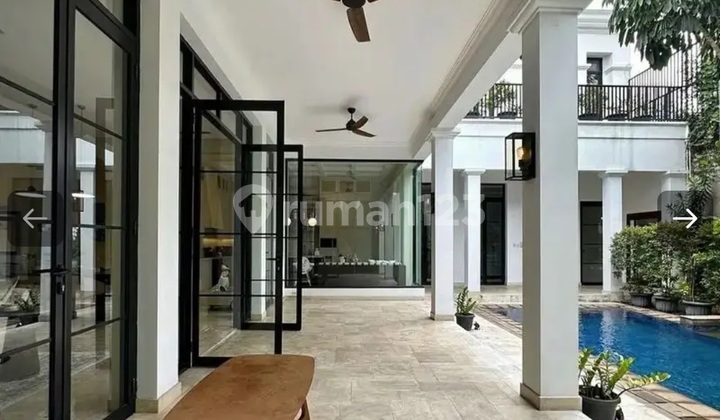 FOR RENT KEBAYORAN BARU AMERICAN CLASSIC HOUSE PREMIUM AREA SEMI FURNISHED SIAP HUNI 2