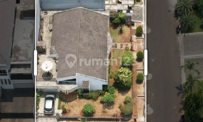 Dijual Rumah Tua Hitung Tanah posisi dihoek siap bangun