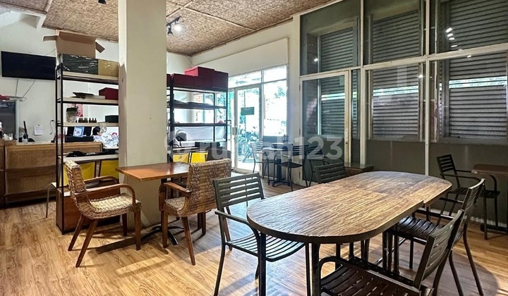 FOR SALE TB SIMATUPANG ATTACHED SHOPHOUSE IN COMMERCIAL AREA Prime Road Location Ideal for Business & Office Close to Toll Gate & AEON Tanjung Barat 2