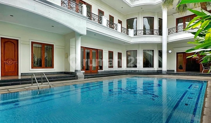 DIJUAL RUMAH MEWA MEGA KUNINGAN PRIME AREA LINGKUNGAN TENANG ONE GATE SYSTEM