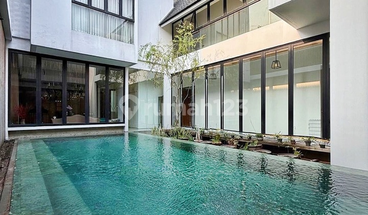 DIJUAL RUMAH MEWAH KEBAYORAN BARU RADIO DALAM MODERN TROPICAL HOUSE DEKAT KE PONDOK INDAH MALL & BLOK M AREA SIAP HUNI