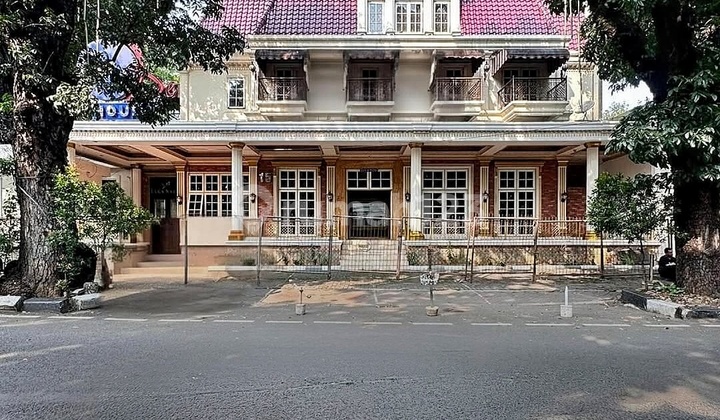 FOR SALE IN KEBAYORAN BARU AREA, COMMERCIAL CLINIC OFFICE, SUITABLE FOR RESTAURANT, CAFE, CLINIC, AND ALL TYPES OF BUSINESSES