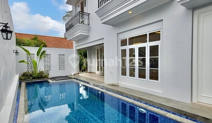 FOR SALE BRAWIJAYA KEBAYORAN BARU BRAND NEW HOUSE CLASSIC HOUSE READY TO MOVE IN CORNER POSITION