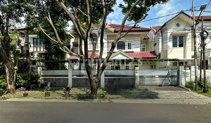 FOR SALE SENOPATI AREA KEBAYORAN BARU WELL-MAINTAINED HOUSE ROW WIDE STREET EASY ACCESS 2