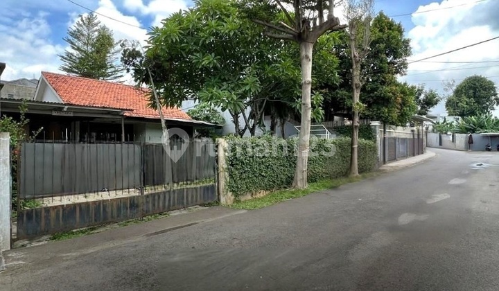 DIJUAL CIPETE RUMAH HITUNG TANAH LINGKUNGAN TENANG NYAMAN AKSES JALAN LEBAR