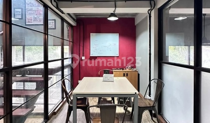 FOR SALE: BENDUNGAN HILIR SHOPHOUSE IN CENTRAL JAKARTA, READY TO OCCUPY, COMMERCIAL AREA NEAR SUDIRMAN 2