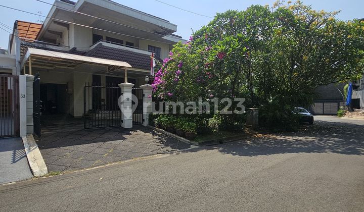 For Sale: Pondok Indah House, Quiet and Comfortable Neighborhood, One Gate, Wide Road, Easy Access