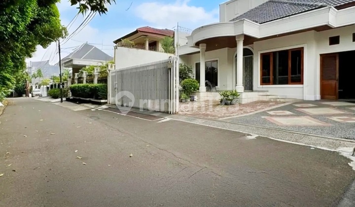 FOR SALE SENOPATI AREA, KEBAYORAN BARU BOARDING HOUSE, EXCLUSIVE AREA WIDE STREET ROW READY TO OCCUPY