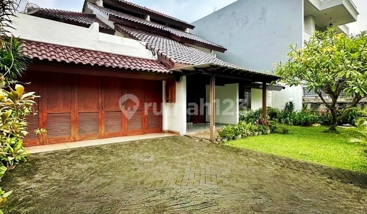 FOR SALE RUMAH KEBAYORAN BARU SENOPATI AREA RUMAH SIAP HUNI COCOK UNTUK KANTOR & USAHA  Lokasi Strategis