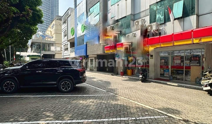 FOR SALE ATTACHED SHOPHOUSE IN KEBAYORAN BARU 4-STORY SHOPHOUSE PRIME LOCATION COMMERCIAL AREA SUITABLE FOR CAFE BEAUTY CLINIC & OFFICE FOR SALE ATTACHED SHOPHOUSE IN KEBAYORAN BARU 4-STORY SHOPHOUSE PRIME LOCATION COMMERCIAL AREA SUITABLE FOR CAFE BEAUTY CLINIC & OFFICE