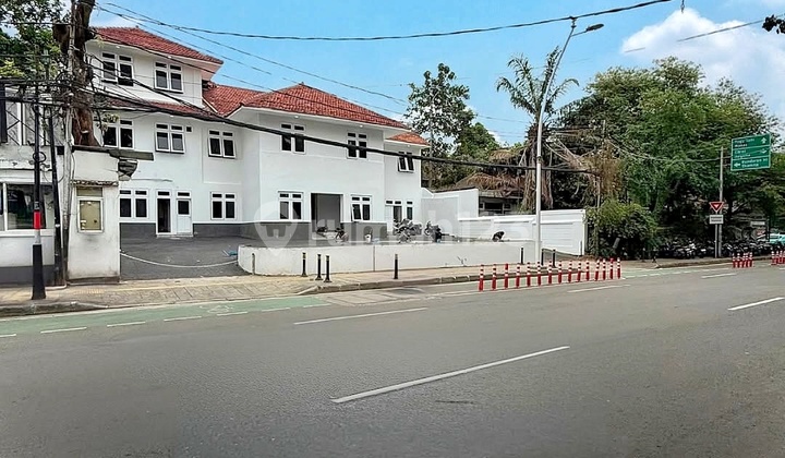 DIJUAL MENTENG JAKARTA PUSAT RUMAH LOKASI PREMIUM, KOMERSIAL AREA IZIN 8 LANTAI COCOK UNTUK KANTOR RESTAURANT 