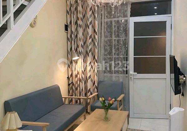Rumah 3 Lantai Dalam Gang, Baru Bangunan 2025 di Sayap A Yani Ref.05304