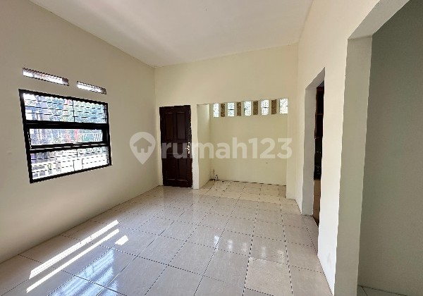 Rumah Hook 2 Lantai Modern Sayap Ciwastra Margasari Ref.05002 Rumah Hook 2 Lantai Modern Sayap Ciwastra Margasari Ref.05002