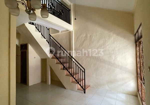 Rumah Strategis Dekat Jalan Utama Ciwastra & Soekarno‑Hatta Ref.04852