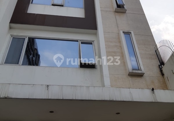 Ruko 4 Lantai di Mainroad Sudirman Sangat Strategis Ref.04614 2