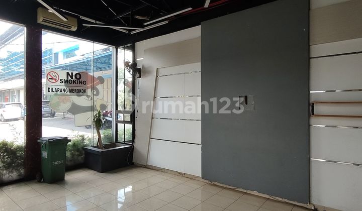 Commercial Space in Bkr, Suitable for Coffee Shop, Laundry, and Others Ref.05374