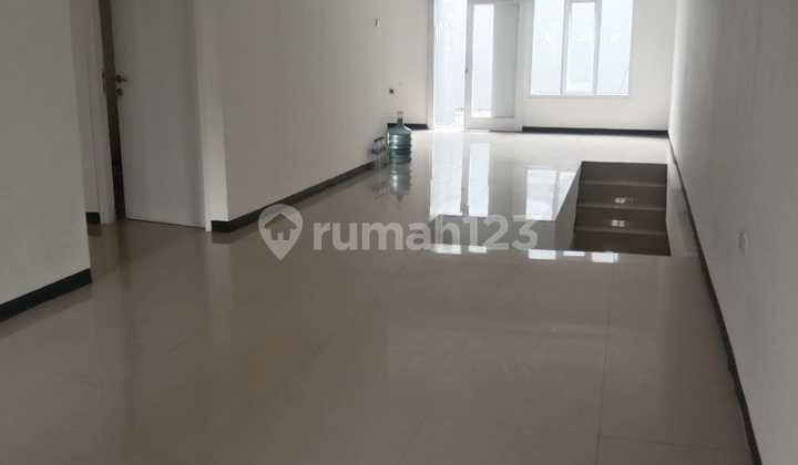 Rumah 2 Lt di Sayap Soekarno Hatta, Moh Toha, Karasak Ref.04490