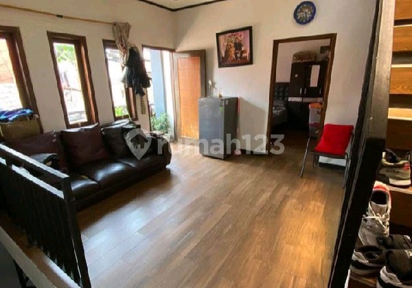 Rumah 3 Lantai Siap Huni Sayap Dago, Cisitu Indah Ref.05100