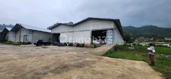 Warehouse 900 M2 on Mainroad Cipatik Soreang Ref.05288