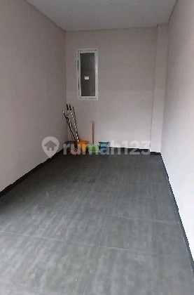 2-Story House Flanked by Soekarno Hatta Street, Riung Bandung Ref.04956 2-Story House Flanked by Soekarno Hatta Street, Riung Bandung Ref.04956