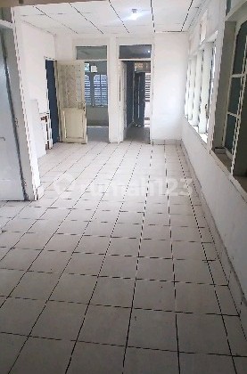 Second Floor Shop House, Strategic Dago Area, Dago Main Road Ref.04922