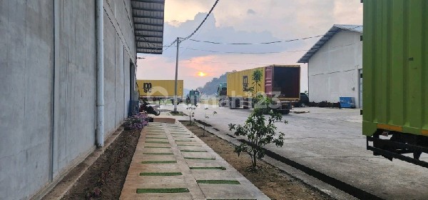 Gudang 900 M2 di Mainroad Cipatik Soreang Ref.05288 2