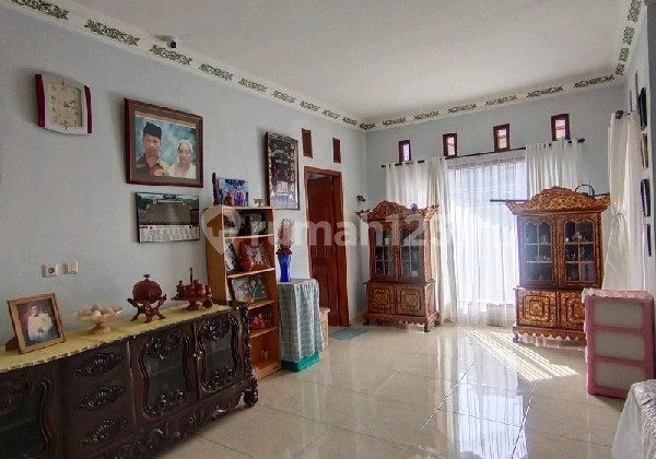 rumah mewah 2 lantai furnished di sayap Gegerkalong Ref.04815 2
