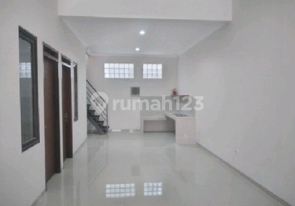 Rumah Baru Renov di Tki 2 , Taman Kopo Indah Ref.05321