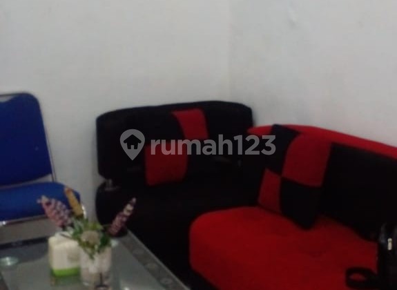 2-Story House, 1st Floor has 2 Shophouses on Main Road Cipageran, North Cimahi Ref.04939