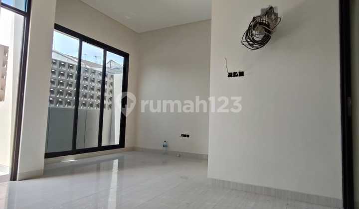 Rumah Baru Sayap Buah Batu, Turangga, Lengkong Ref.04072 Rumah Baru Sayap Buah Batu, Turangga, Lengkong Ref.04072