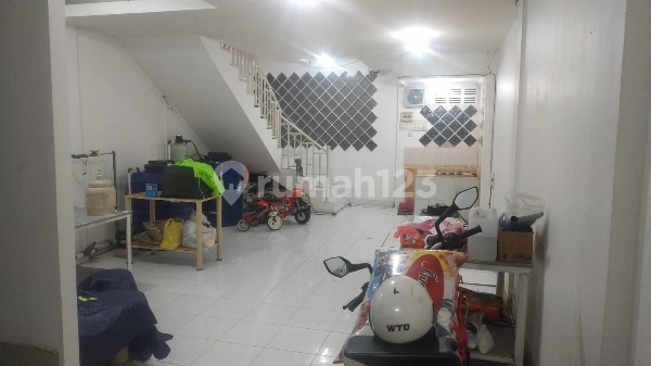 First Floor Business Space Only, Main Road Kebon Jati, Andir Ref.04889 First Floor Business Space Only, Main Road Kebon Jati, Andir Ref.04889
