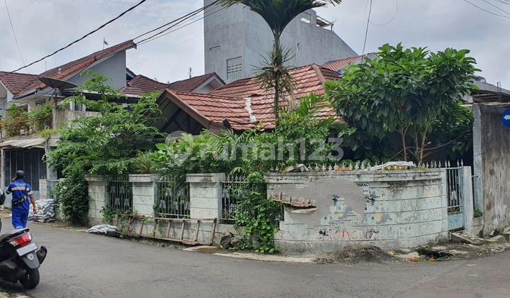 Turun Harga! Rumah Tua Hitung Tanah Hoek Taman Radio Dalam Deltasari Kebayoran Jaksel