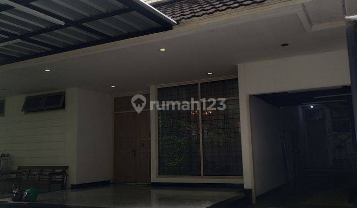 Rumah terawat layak huni Kramat pela Barito Blok M kebayoran Jaksel 2