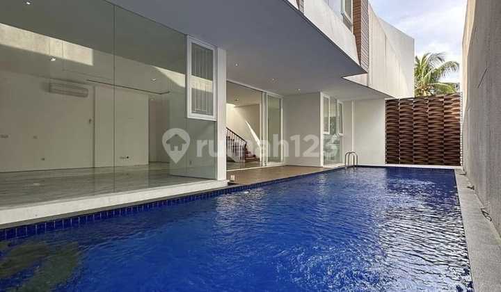 Turun Harga! Rumah Baru Desain Tropical Modern Ada Lift Pool Pondok Indah Jaksel 2