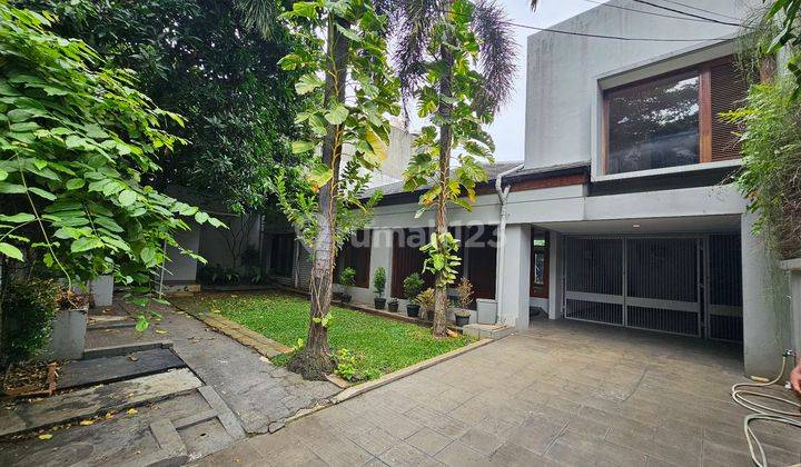 Jarang ada!! Rumah siap huni ada pool semi furnish Area senopati Kertanegara Kebayoran Jaksel 1