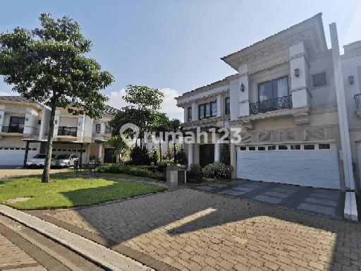 Dijual Rumah Showunit Full Furnished Depan Club House Bsd City 1