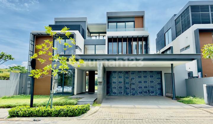 For Rent Luxury 3-Story House in Lyndon Navapark Cluster, BSD City